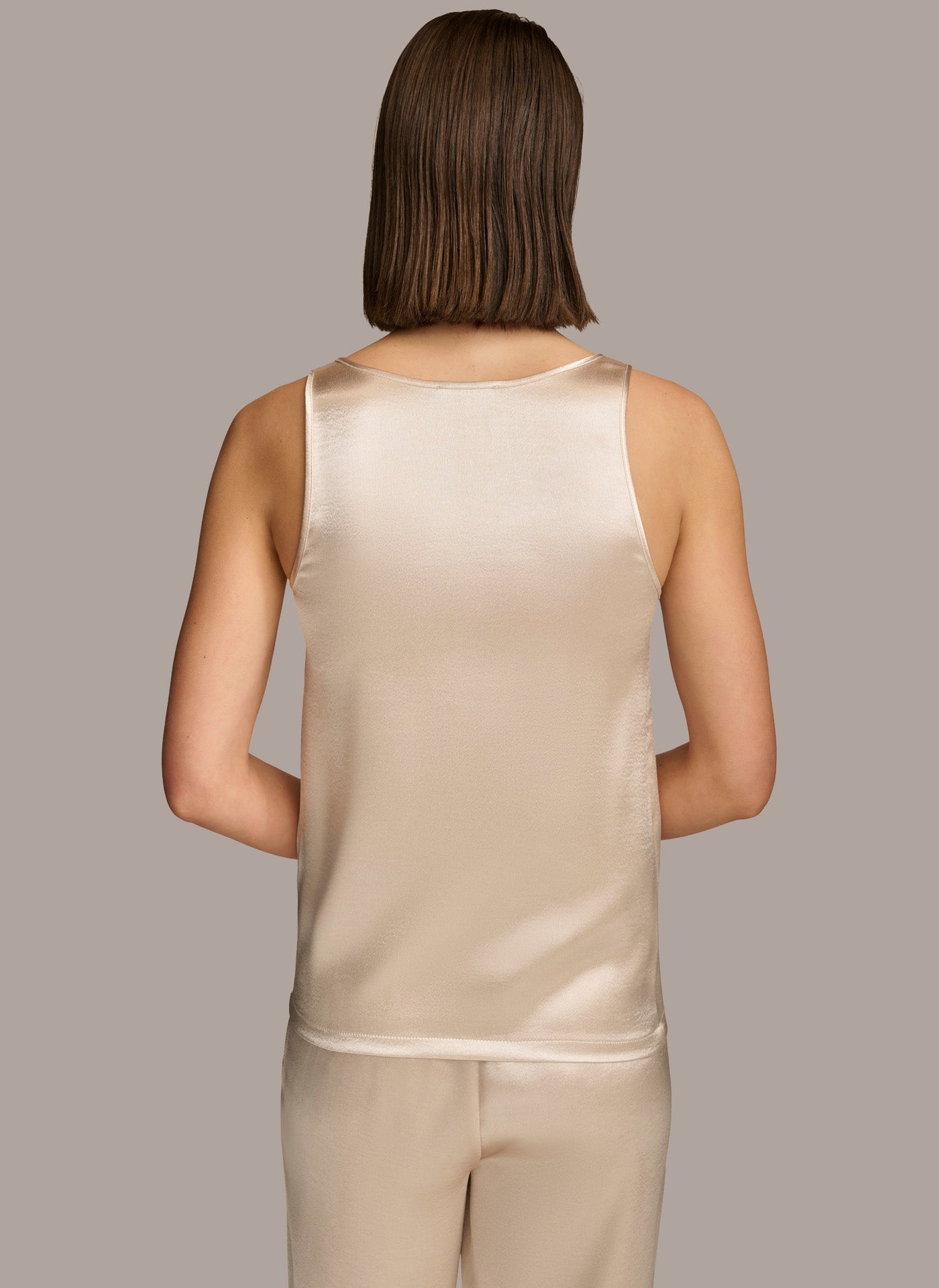 (image for) AMAZING ROUND NECK SHINY TANK